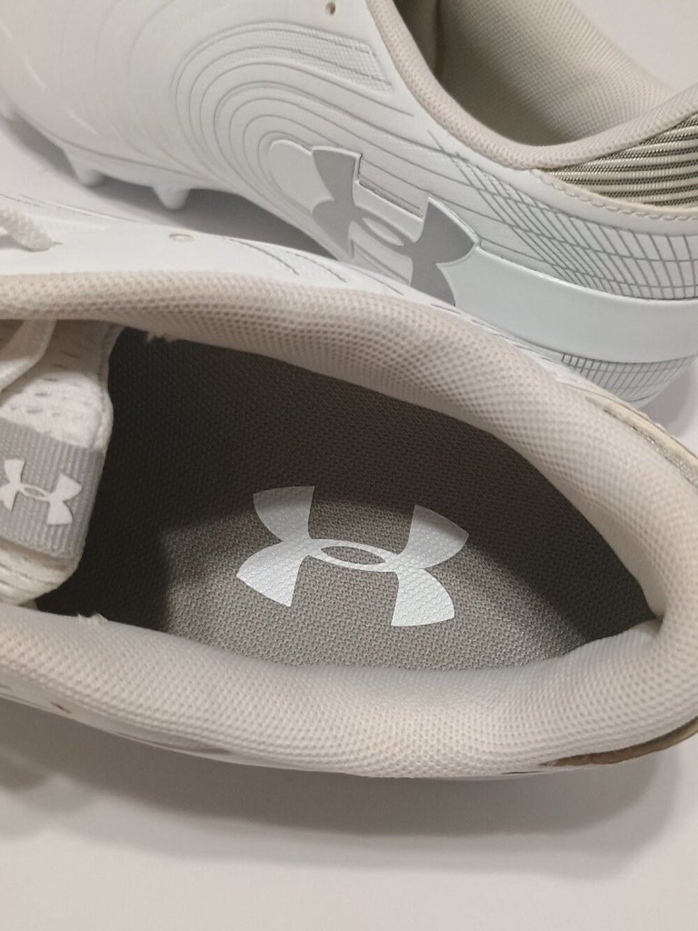 Under Armour Nitro White Silver Cleats Men’s Size 10 EU 44 - Picture 7 of 8